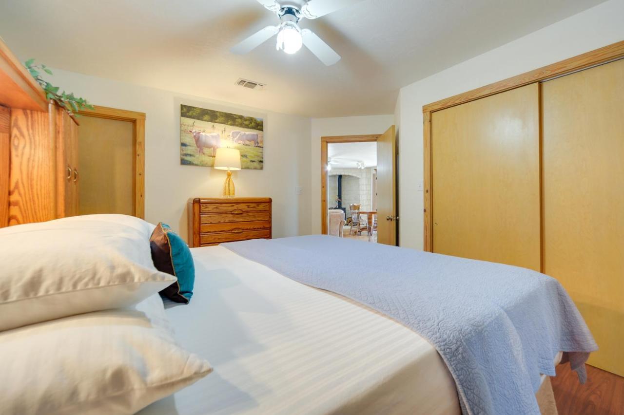 Fredericksburg Retreat With Private Hot Tub And Patio! 빌라 외부 사진
